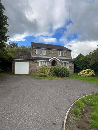4 Bedroom Detached House To Rent In Wakefield Road, Lepton, Huddersfield, HD8