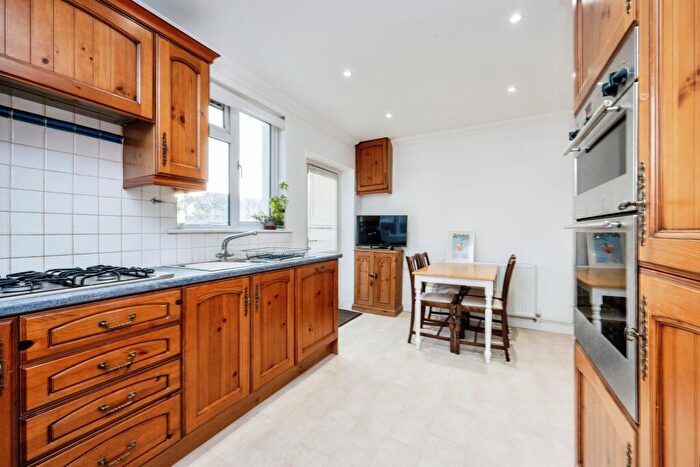 2 Bedroom Semi-Detached House For Sale In Cardington Road, Bedford, MK42