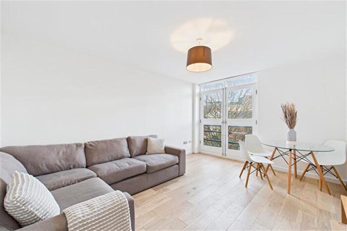 2 Bedroom Apartment For Sale In Lexington Place, Plumptre Street, Lace Market, NG1