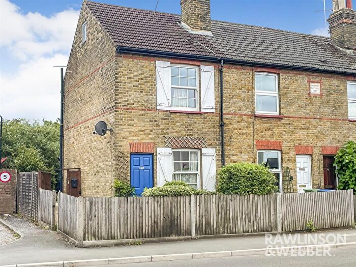 2 Bedroom End Of Terrace House For Sale In Walton Road, West Molesey, KT8