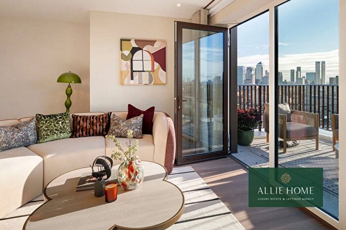 3 Bedroom Flat For Sale In Bow Common Ln, London, E3