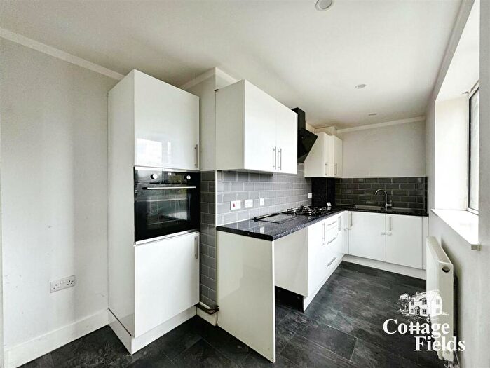 2 Bedroom Flat To Rent In Kings Road, Chingford - Newly Refurbished, E4