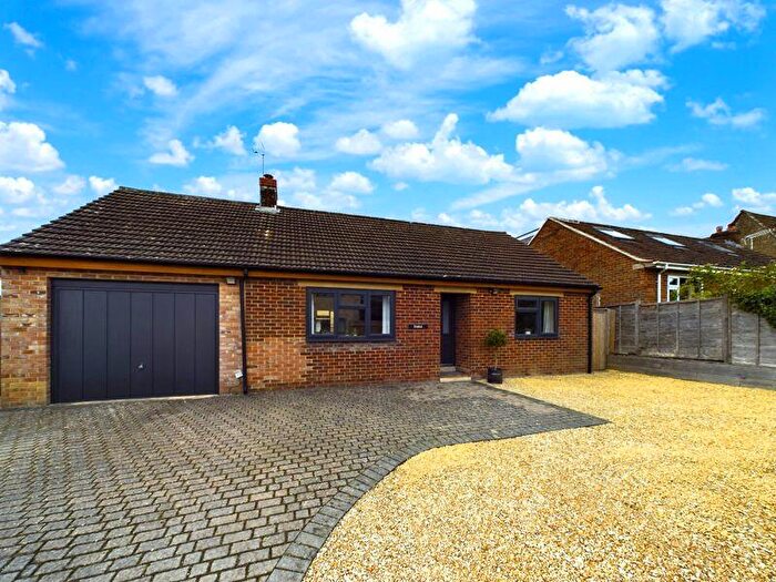 3 Bedroom Detached Bungalow For Sale In Bath Road, Eastington, GL10