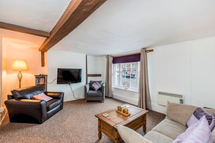 2 Bedroom Maisonette To Rent In High Street Marlborough, SN8