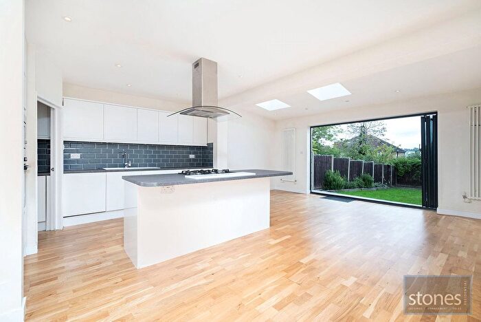 5 Bedroom Semi-Detached House To Rent In Broadfields Avenue, Edgware, HA8