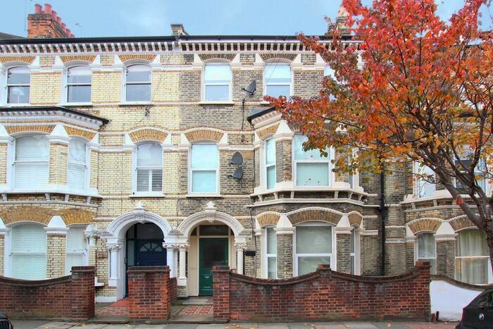 1 Bedroom Flat To Rent In Beauchamp Road, London, SW11