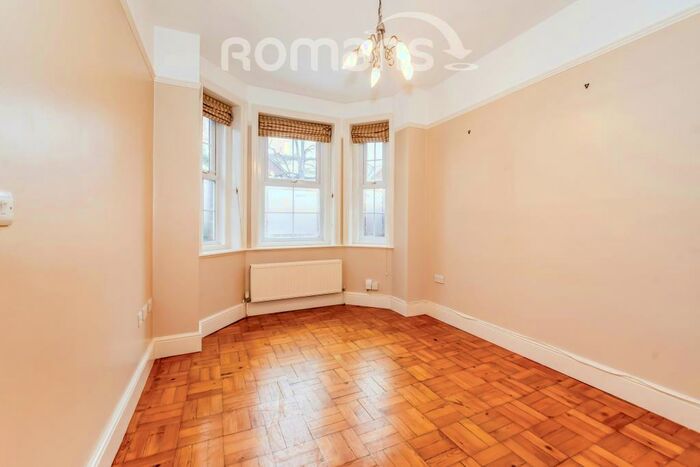 2 Bedroom Apartment To Rent In Southlands, GU14