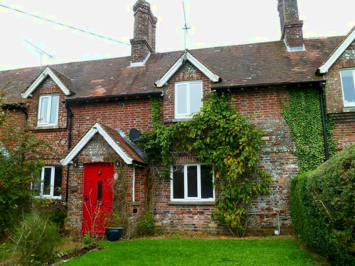 3 Bedroom Cottage To Rent In The Fox Hat, Church Lane, GU34
