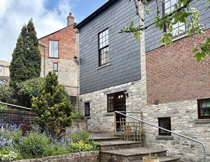 2 Bedroom Apartment For Sale In Castle Street, Axminster, EX13