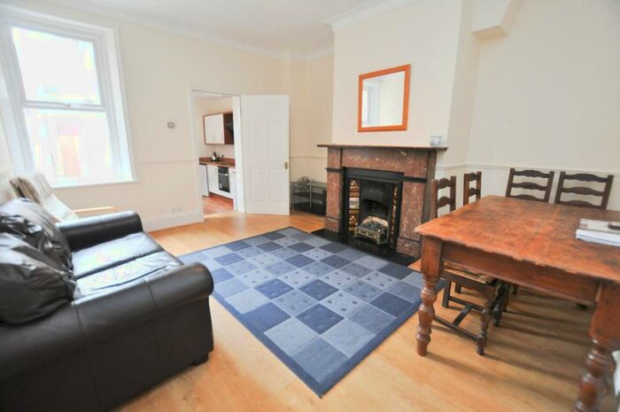 2 Bedroom Flat To Rent In Ashleigh Grove, West Jesmond, Newcastle Upon Tyne, NE2