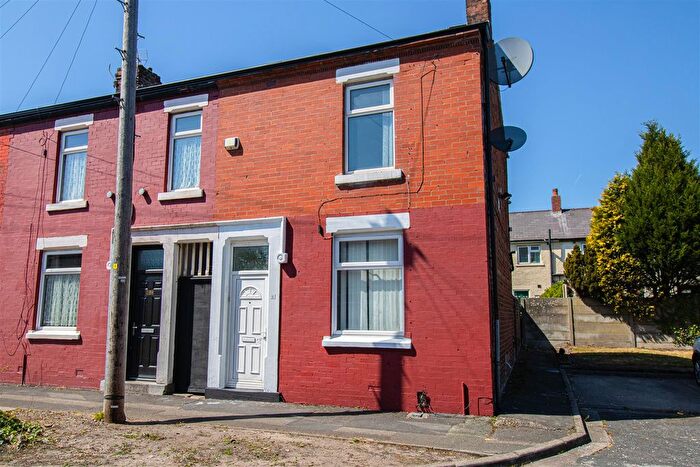 2 Bedroom End Of Terrace House To Rent In Tennyson Road, Preston, PR1