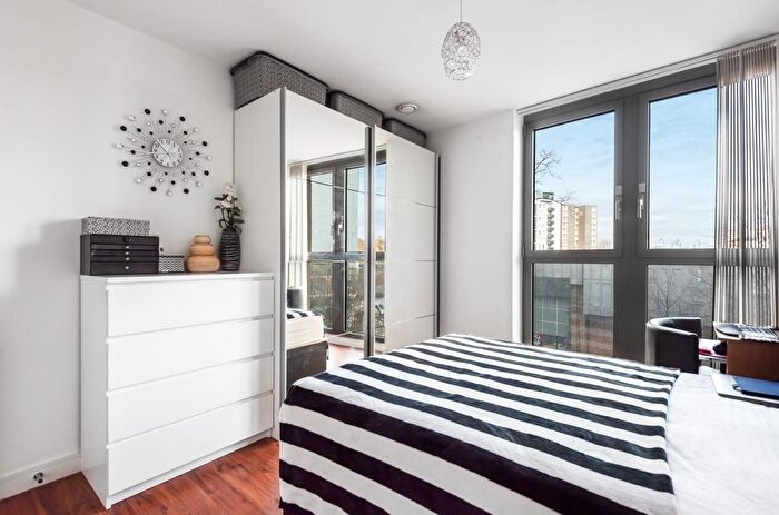 2 Bedroom Flat For Sale In Elmira Street, London, SE13