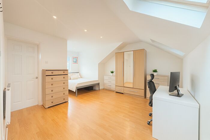 5 Bedroom End Of Terrace House To Rent In Smeaton Road, London, SW18