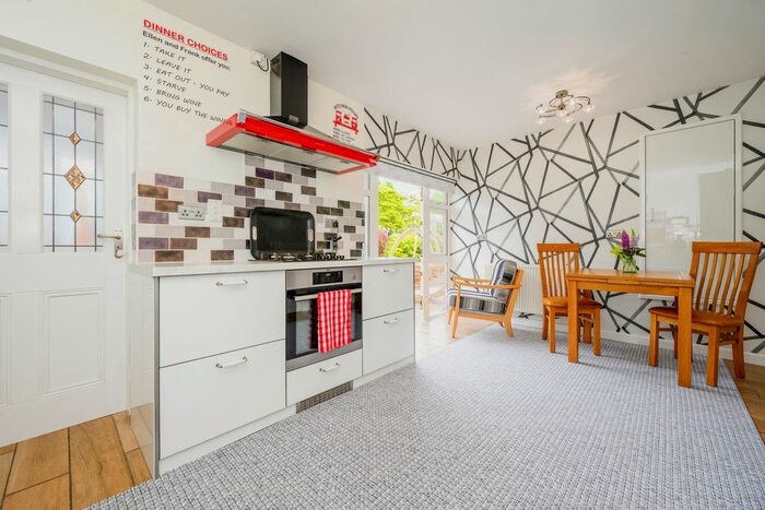 3 Bedroom Bungalow For Sale In Hatherton Road, Cannock, Staffordshire, WS11
