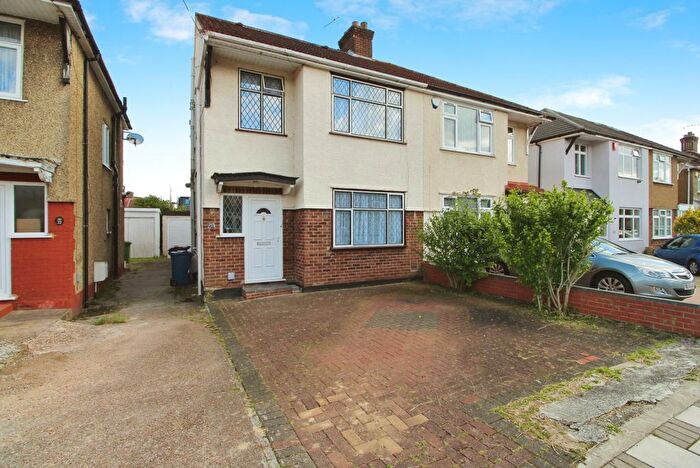 5 Bedroom Semi-Detached House To Rent In Grange Avenue, Stanmore, HA7