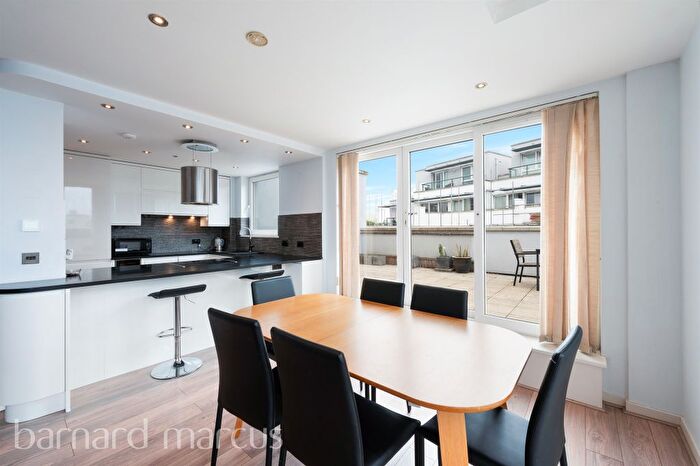 3 Bedroom Penthouse For Sale In Osiers Road, London, SW18
