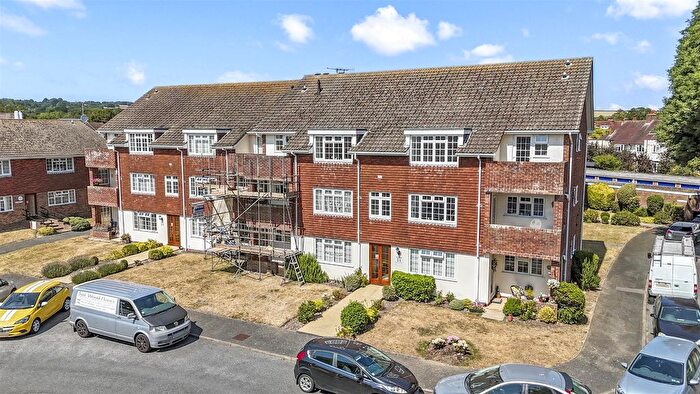 2 Bedroom Flat For Sale In Lamorna Grove, Worthing, BN14