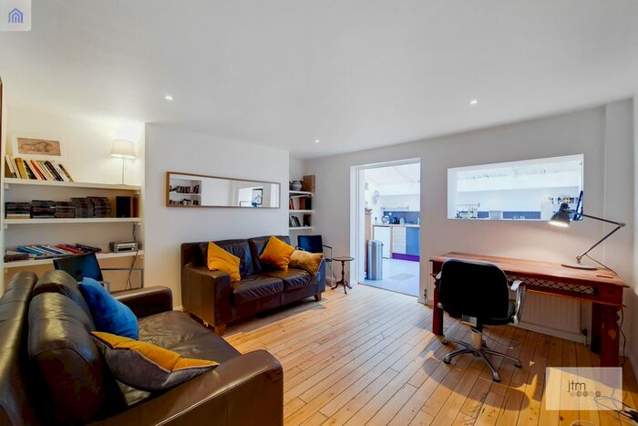 2 Bedroom Flat To Rent In Archway Road, London, N19