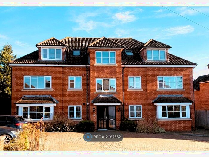 2 Bedroom Flat To Rent In Worplesdon Court, Guildford, GU2