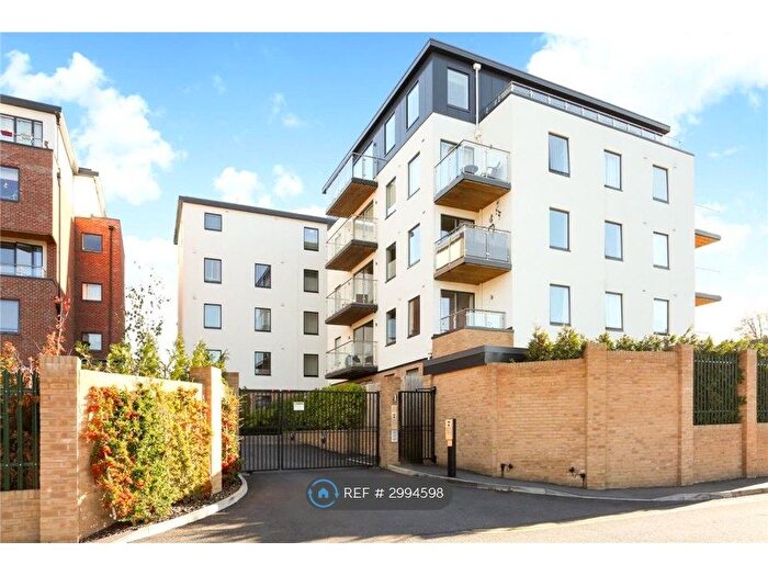 1 Bedroom Flat To Rent In Grosvenor Mansions, Camberley, GU15