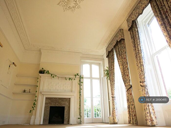 2 Bedroom Flat To Rent In Highlands, Bromley, BR1