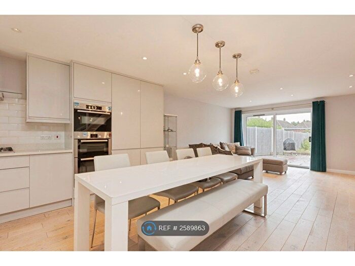 3 Bedroom Terraced House To Rent In Queens Drive, Sevenoaks, TN14