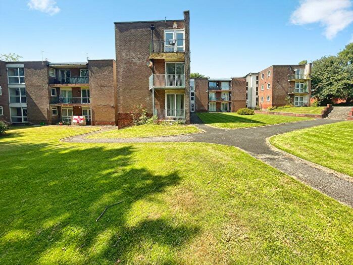 2 Bedroom Flat For Sale In Hill View Court, Astley Bridge, Bolton, BL1