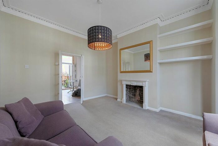 1 Bedroom Flat To Rent In Holmewood Road, London, SW2