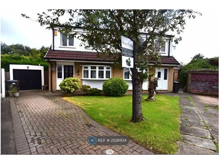 3 Bedroom Semi-Detached House To Rent In Ringley Avenue, Golborne, Warrington, WA3