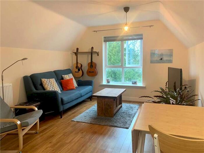 1 Bedroom Flat To Rent In Lindoe Close, Southampton, SO15