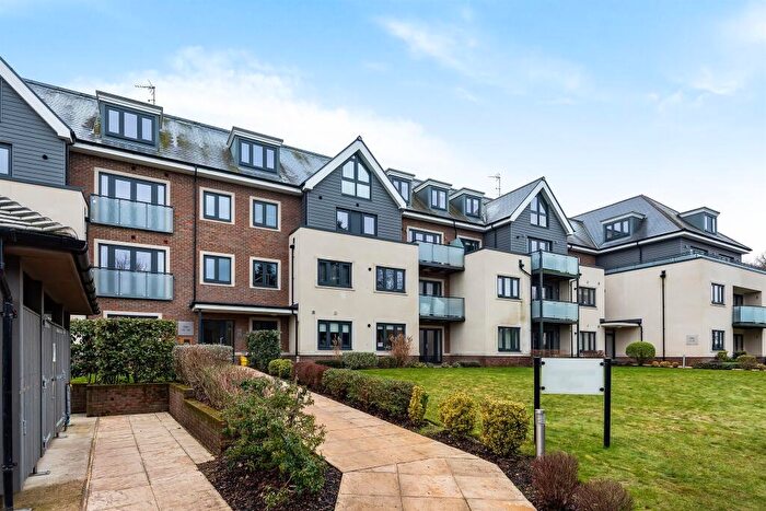 1 Bedroom Apartment For Sale In Institute Road, Taplow, Maidenhead, SL6