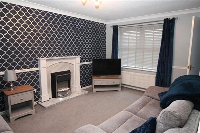3 Bedroom Semi Detached House To Rent In Rosemary Way, HU17