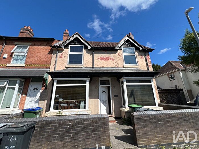 3 Bedroom End Of Terrace House For Sale In Sycamore Road, Smethwick, B66