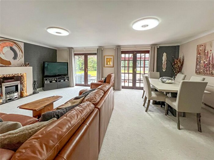 3 Bedroom Bungalow For Sale In New Cheltenham Road, Kingswood, Bristol, BS15
