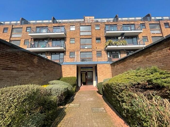 1 Bedroom Flat To Rent In Park Farm Drive, Allestree, Derby, DE22