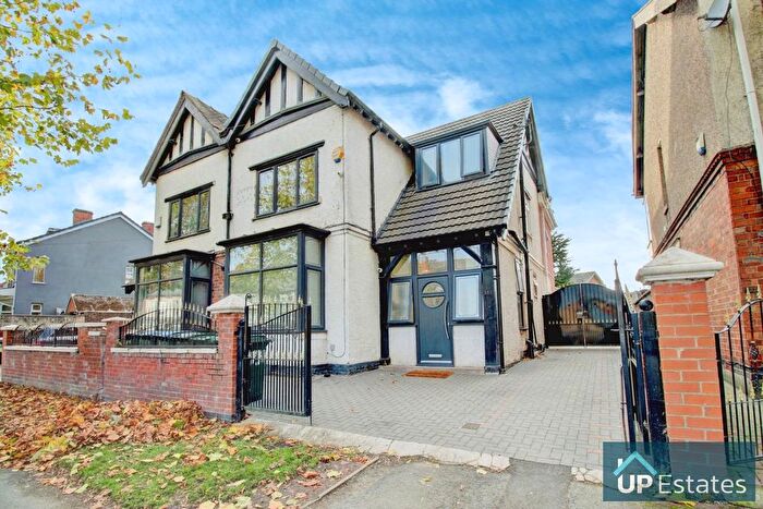 5 Bedroom Semi Detached House For Sale In Lythalls Lane, Coventry, CV6