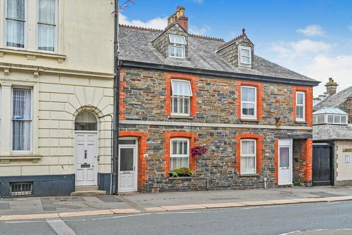 2 Bedroom House To Rent In Dean Street, Liskeard, PL14