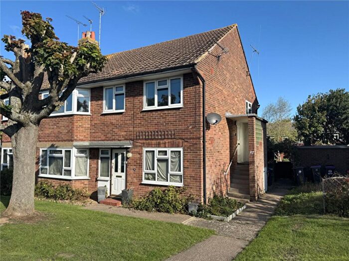 2 Bedroom Maisonette For Sale In Trinity Road, Hertford Heath, Hertford, SG13