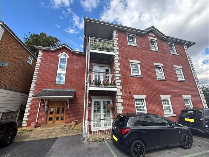 2 Bedroom Apartment For Sale In Chaplin Close, Salford, M6