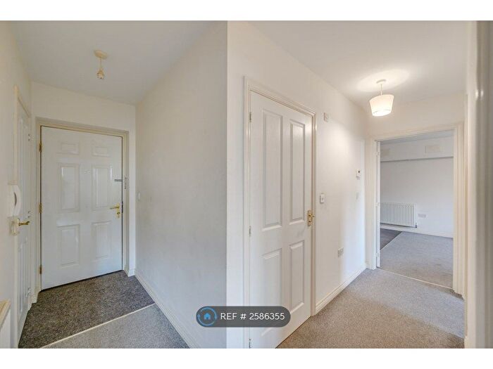 2 Bedroom Flat To Rent In Calverly Court, Coventry, CV3