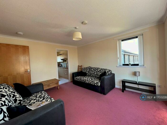 2 Bedroom Flat To Rent In Forthview, Stirling, FK8