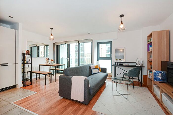 1 Bedroom Flat To Rent In Maple Quays, Canada Water, SE16