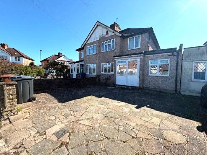 4 Bedroom Semi-Detached House To Rent In Boxtree Lane, Harrow, HA3