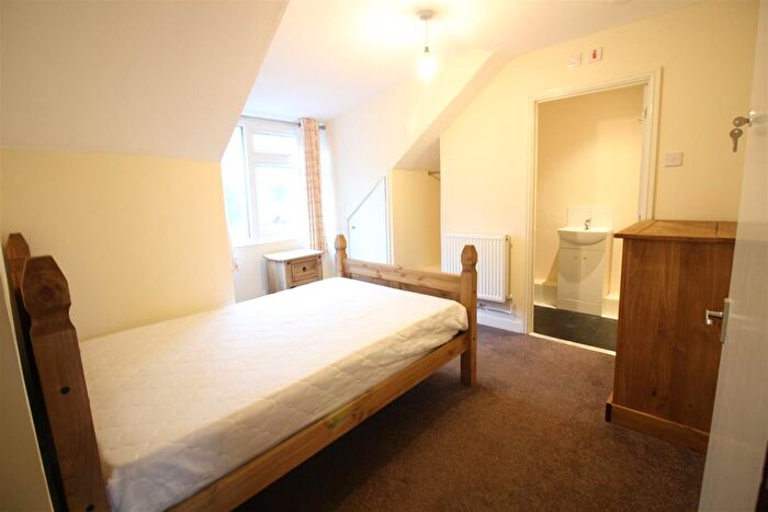 1 Bedroom Property To Rent In York Road, Aldershot, GU11