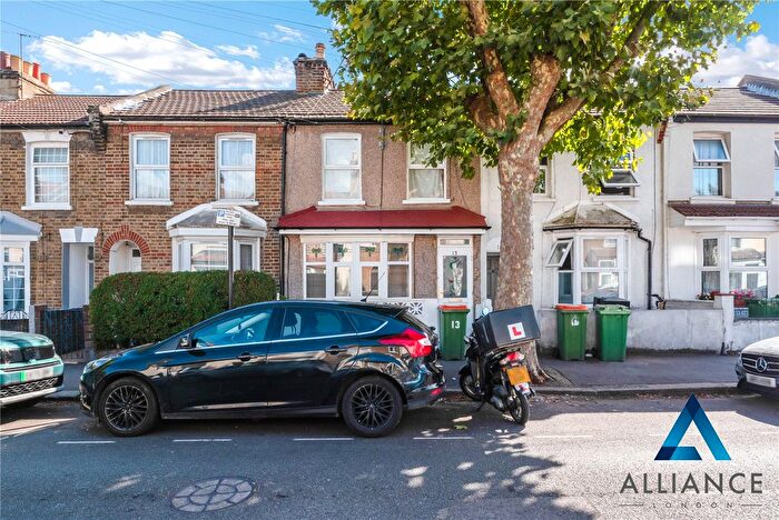 3 Bedroom Terraced House To Rent In Stamford Road, London, E6