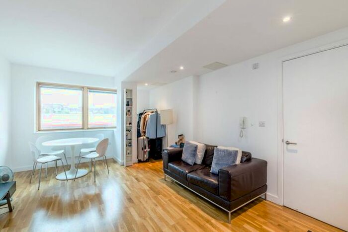 2 Bedroom Flat To Rent In St Pancras Way, Camden, London, NW1