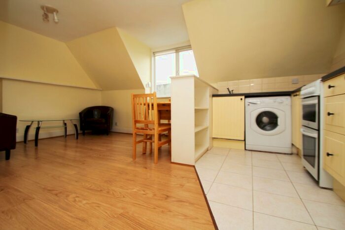 1 Bedroom Flat To Rent In Seven Sisters Road, Finsbury Park, N4