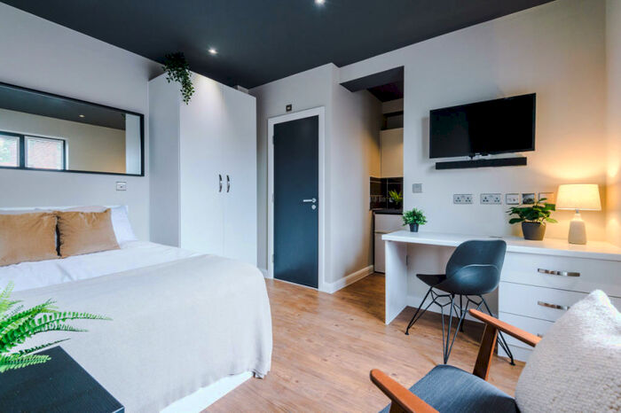 Studio To Rent In Flat, Upper New Walk, Leicester, LE1