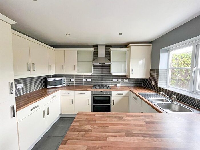 4 Bedroom Terraced House To Rent In Etchingham Drive, St. Leonards, TN38