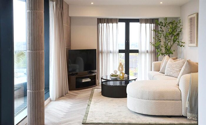 2 Bedroom Apartment For Sale In Flat Munro Court, One One Six, Cockfosters, EN4